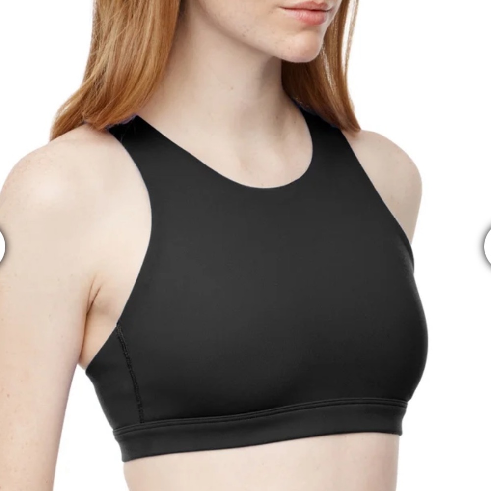 GAP Fit NWT Women's Black and White Sports Bra Set - Picture 4 of 6